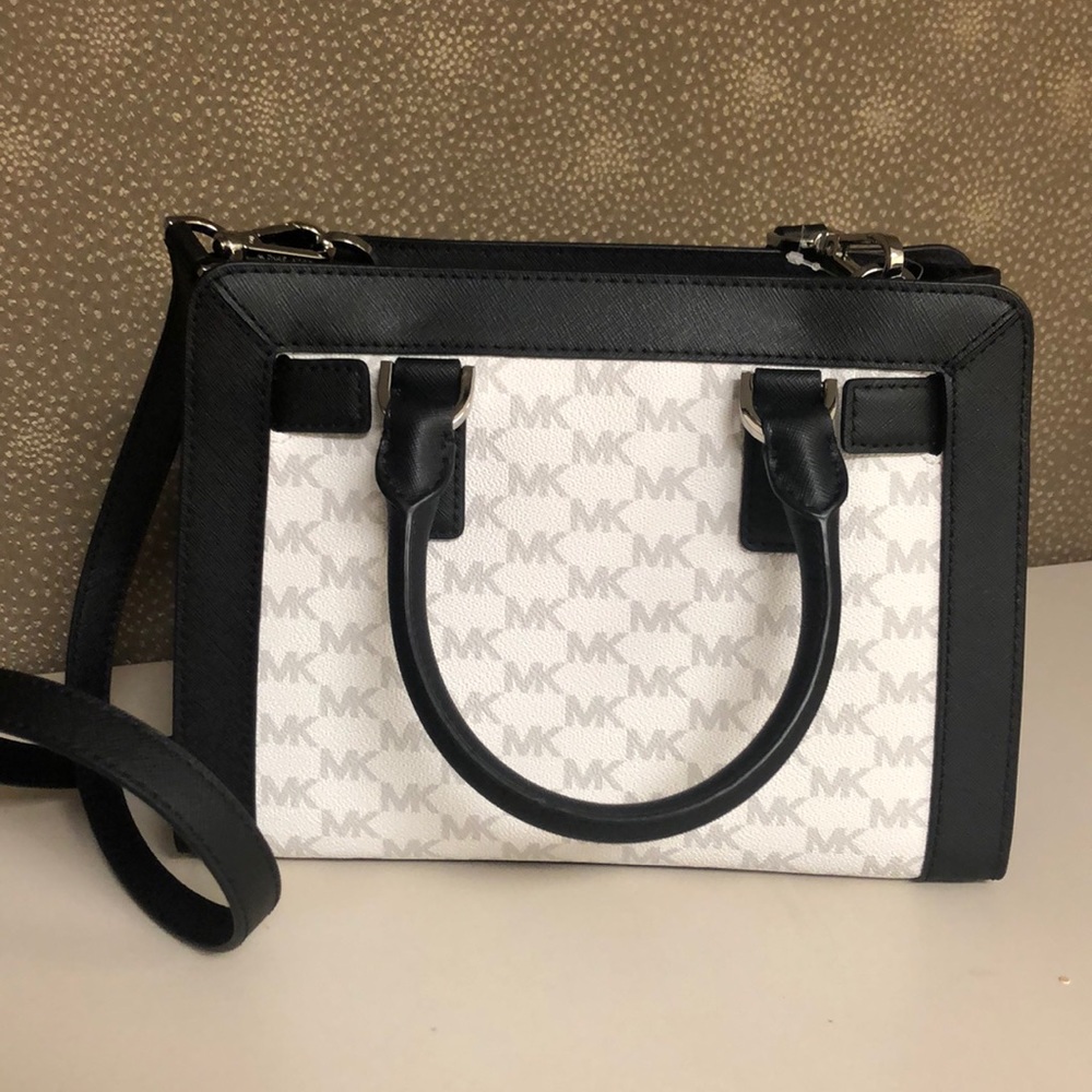 SOLD NWT Michael Kors Dillon TZ small handbag - Picture 5 of 11